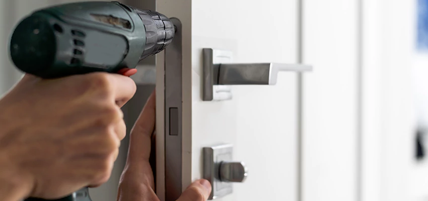 Locksmith For Lock Replacement Near Me in West Athens, CA