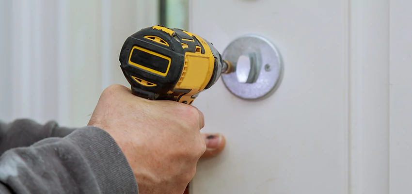 Street Locksmith For Smart Lock Repair in West Athens, CA