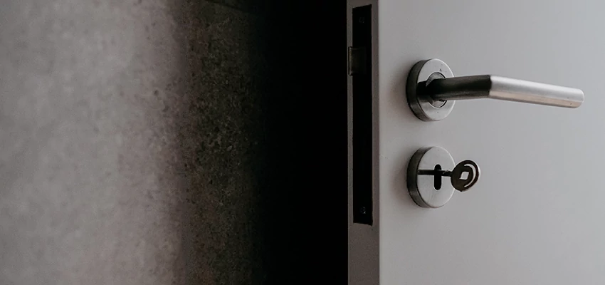 Front Door Handle Repair And Installation in West Athens, CA